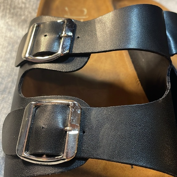 YOKI Slip On Leather Sandals , size 7 1/2 - Picture 6 of 7